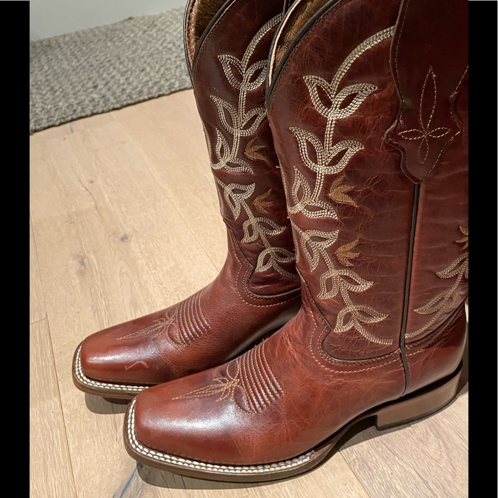New Circle G Stunning Square Toe Boots